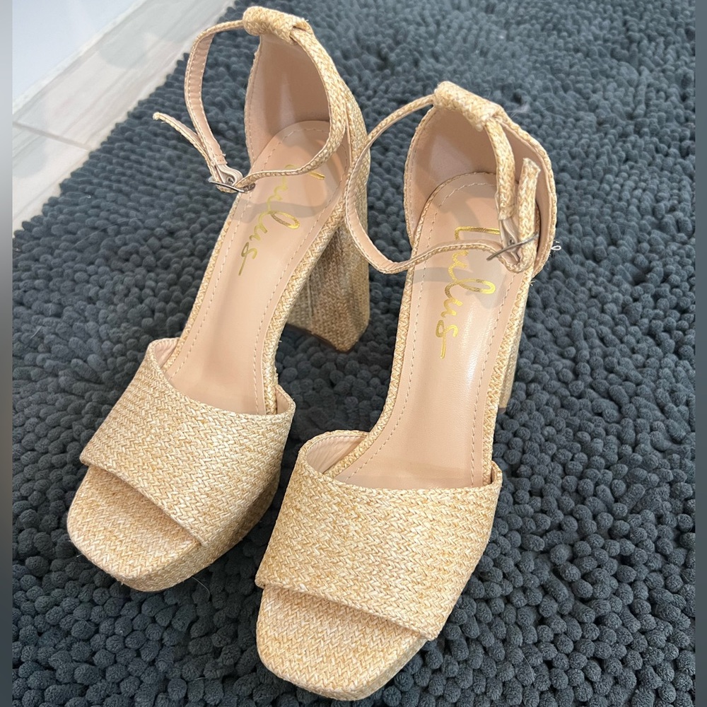 NWOT Lulus Block Heels Size 5.5